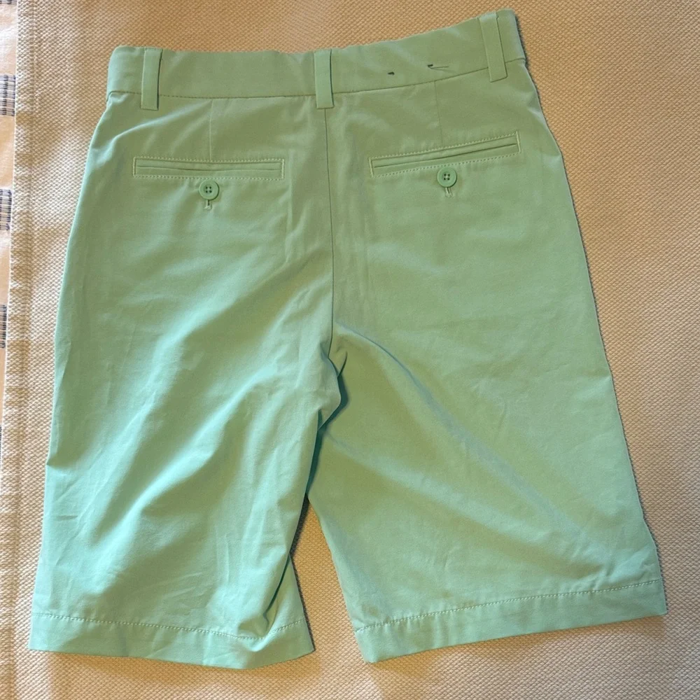 Vineyard Vines boys performance shorts size 12 - Picture 3 of 3